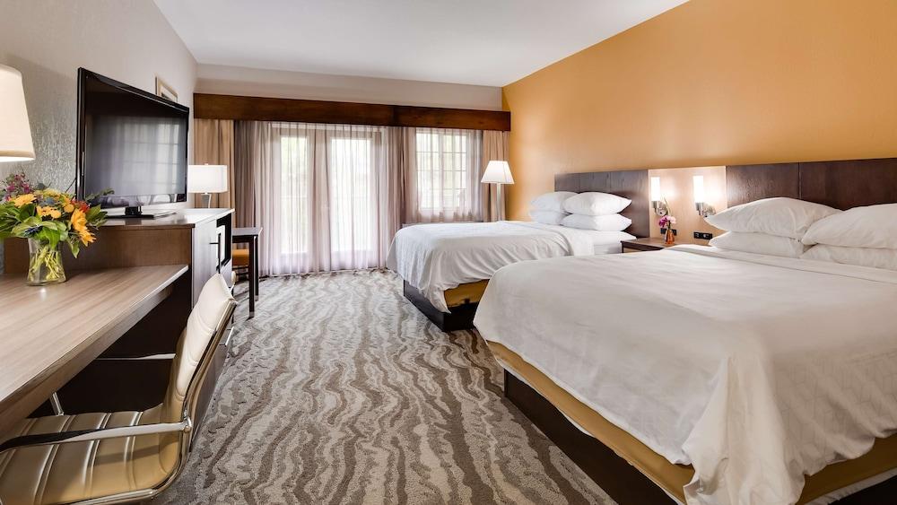 Best Western Plus River Escape Inn & Suites photo 6