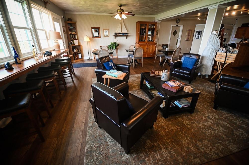 The Lakehouse Inn photo 30