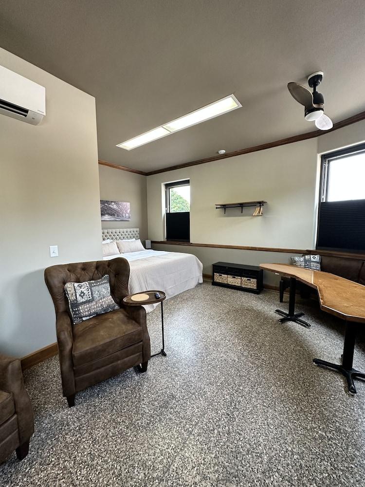 The Lodge Luxury Suites photo 43
