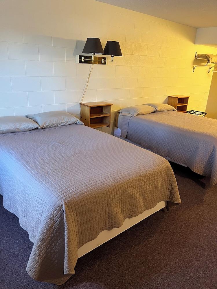 Lakeroad Lodge Motel & Charters photo 12