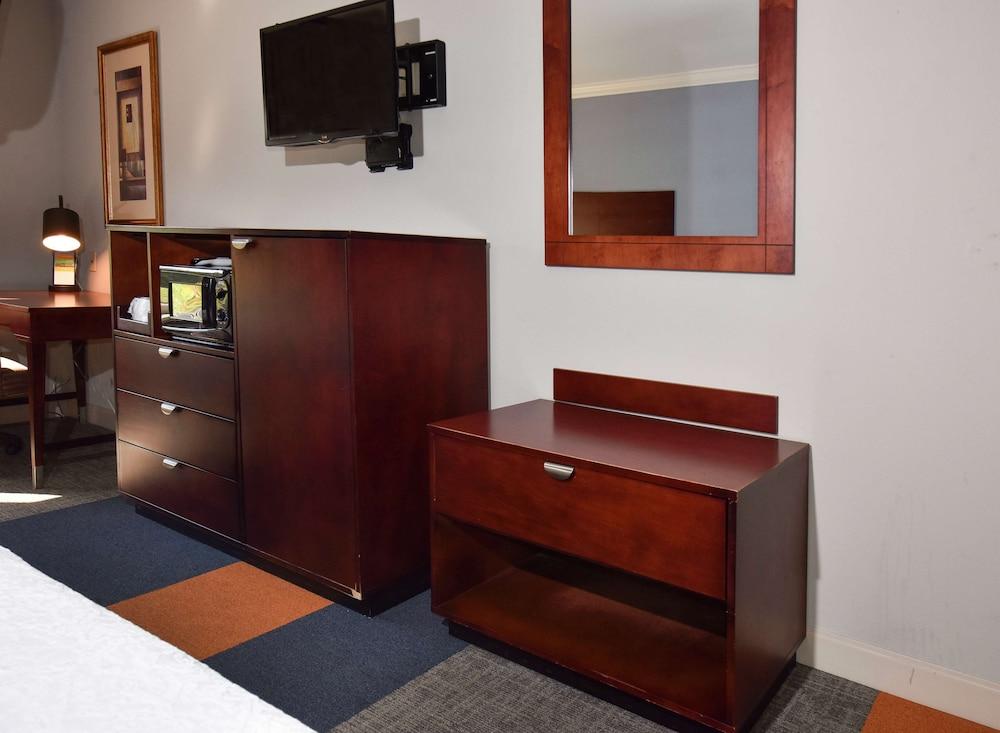 Hampton Inn Alexander City photo 14