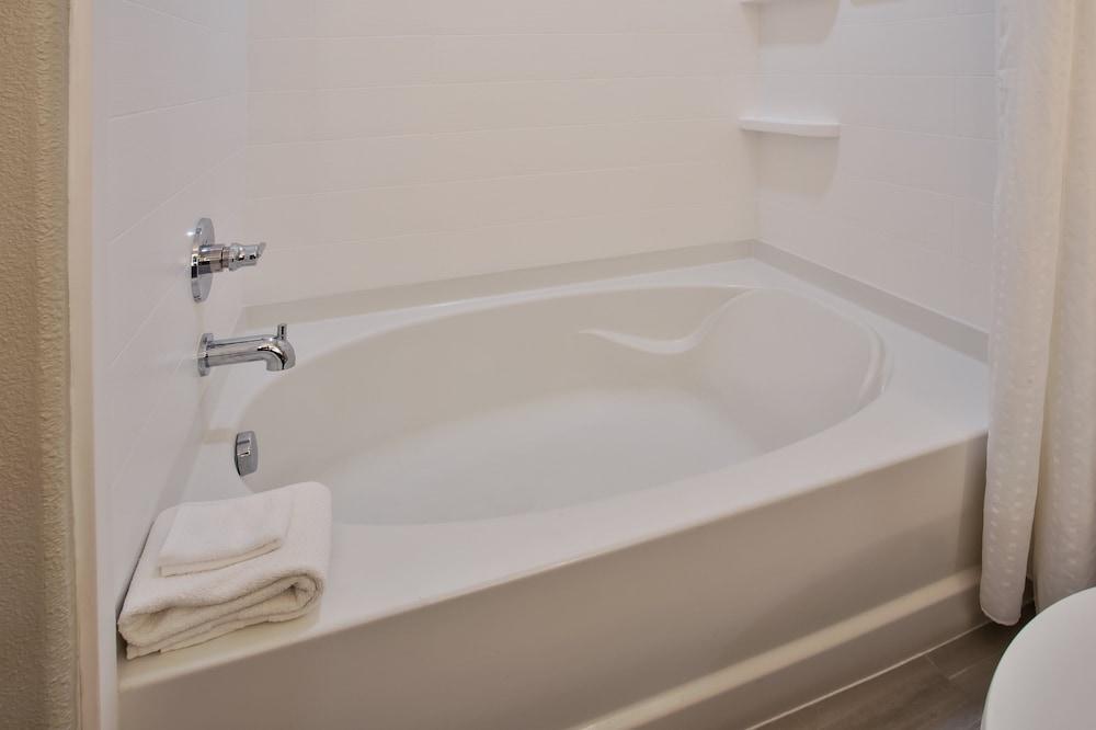 Holiday Inn Express & Suites Houston West - Katy by IHG photo 29
