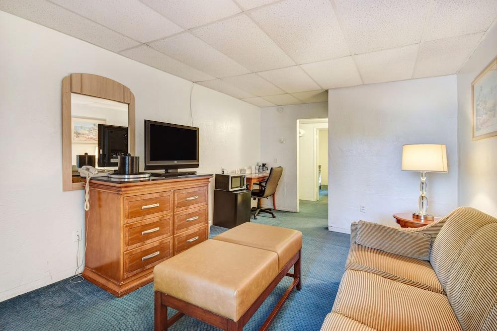 Key Largo Inn photo 17