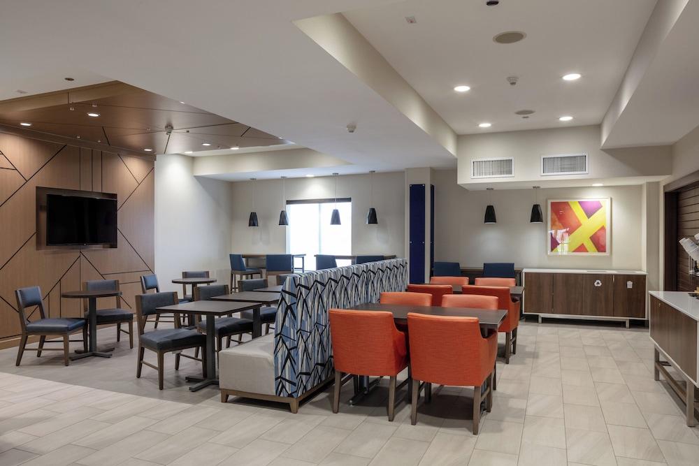 Holiday Inn Express & Suites El Paso West by IHG photo 40