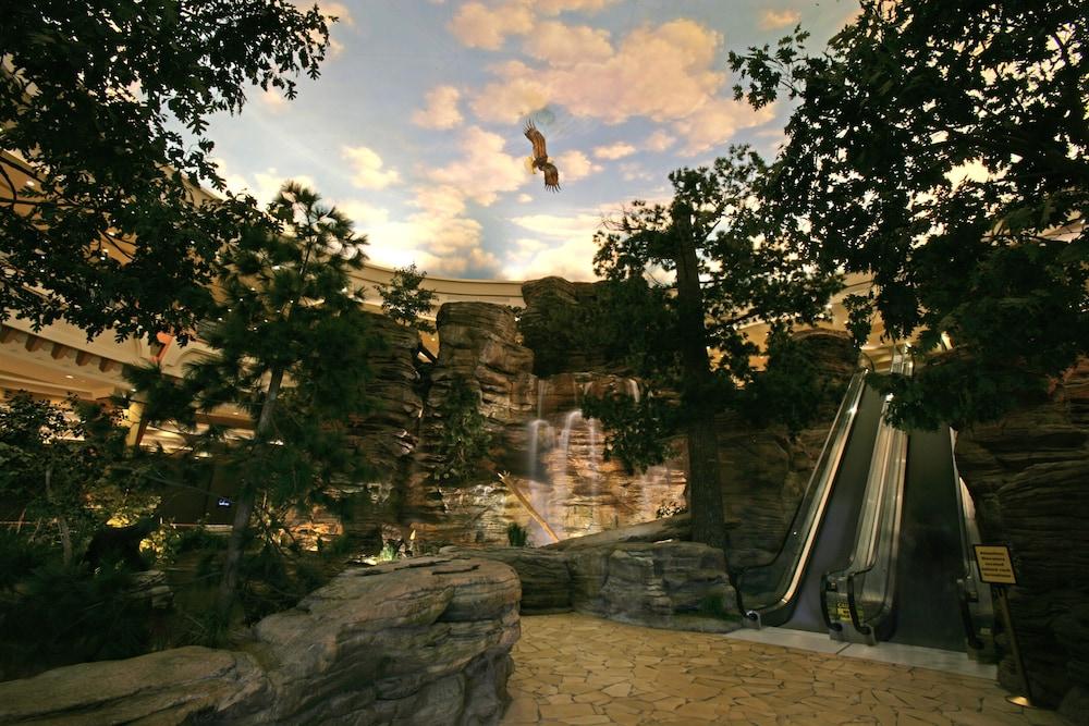 Ho-Chunk Casino Hotel - Wisconsin Dells photo 38