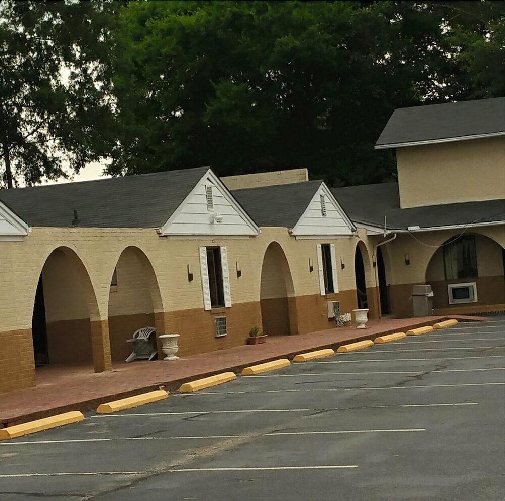 Loyalty Inn Rockingham photo 13