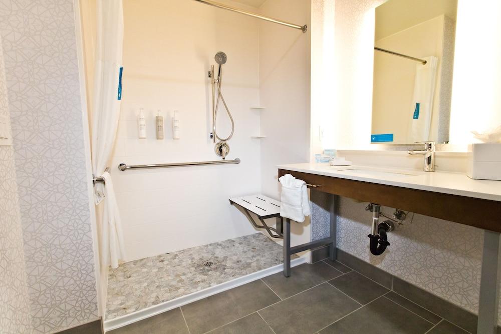Hampton Inn & Suites Sacramento-Cal Expo photo 27