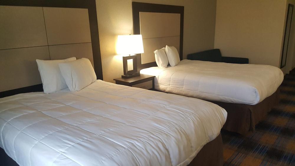 Regency inn and Suites photo 9