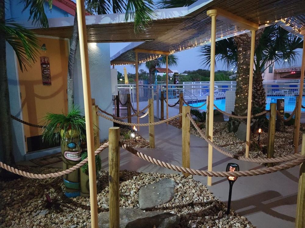 Kon Tiki Inn photo 20