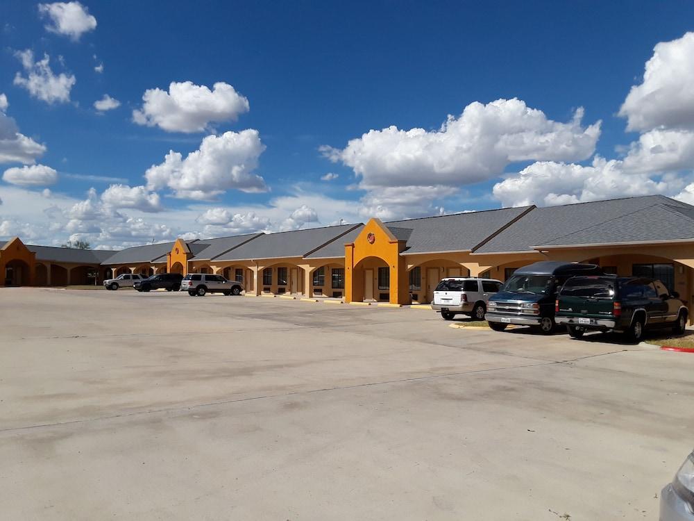 Sunbridge Inn & Suites photo 20