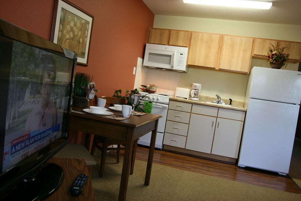 Affordable Suites Fredericksburg photo 2
