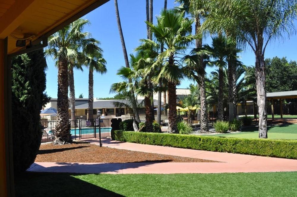 Prodigy Hotel, a Days Inn by Wyndham photo 47