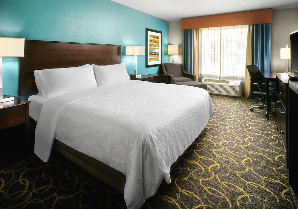 Holiday Inn Express & Suites DFW - Grapevine by IHG photo 21