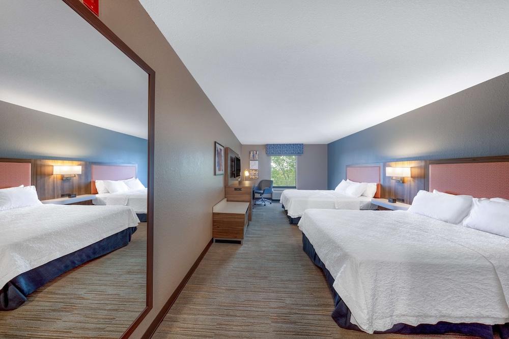 Hampton Inn St. Robert/Ft. Leonard Wood photo 31