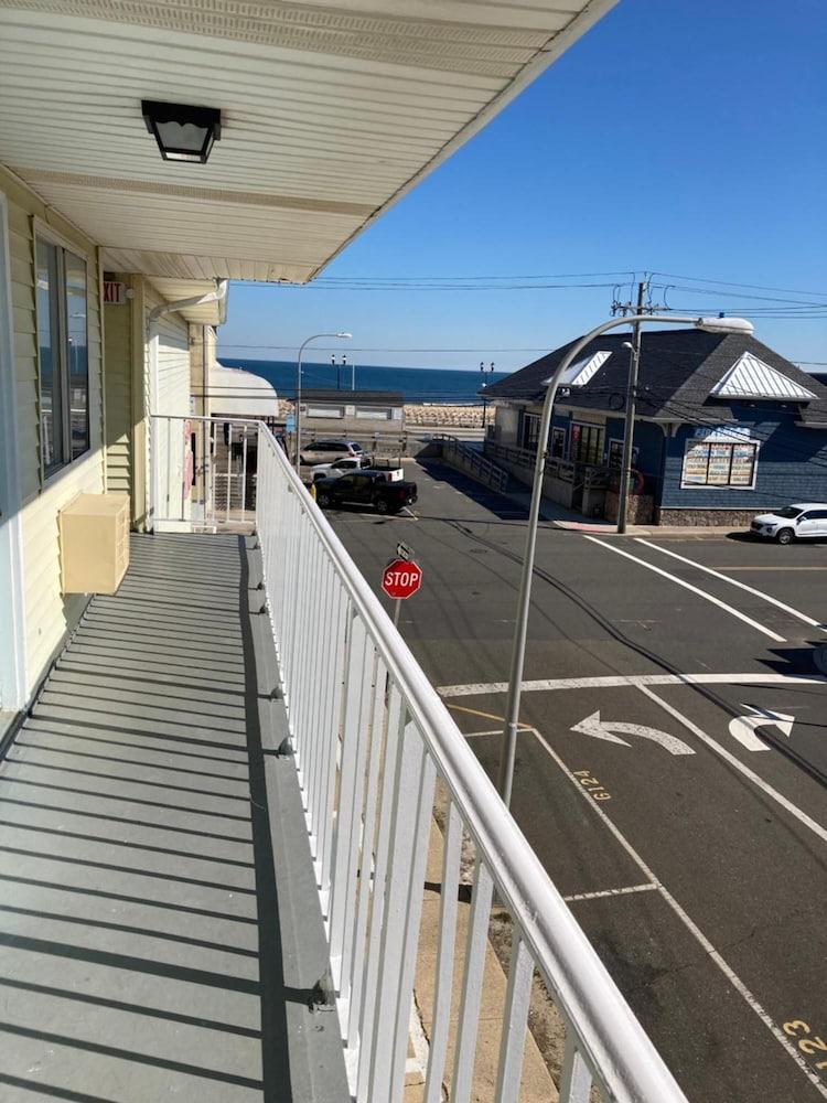 Surfside Motel photo 28