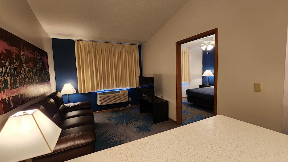 Econo Lodge Lakeshore photo 16