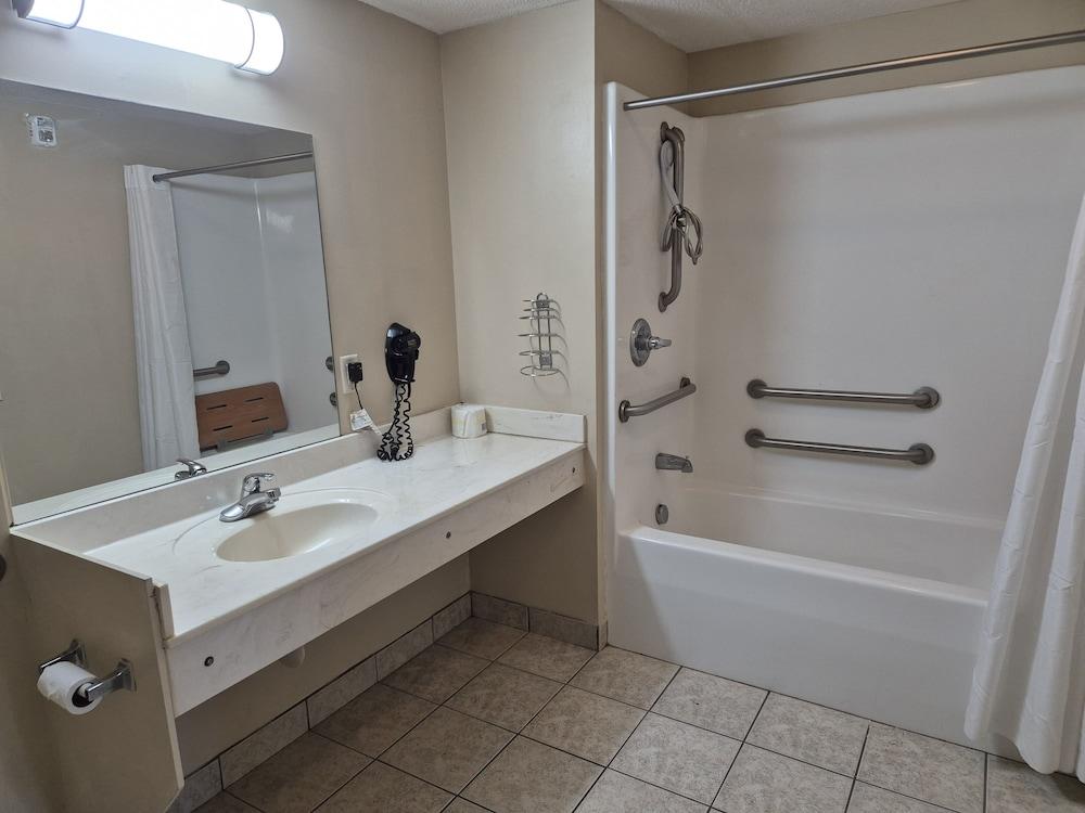 General Bragg Inn & Suites Chickamauga photo 18