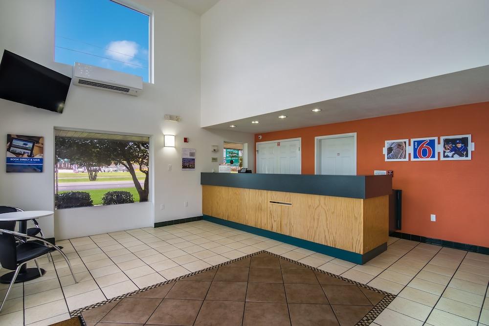 Motel 6 Pensacola, FL - NAS photo 17