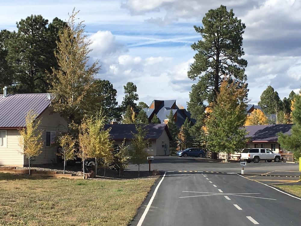 Mountain Landing Suites & RV Park photo 1