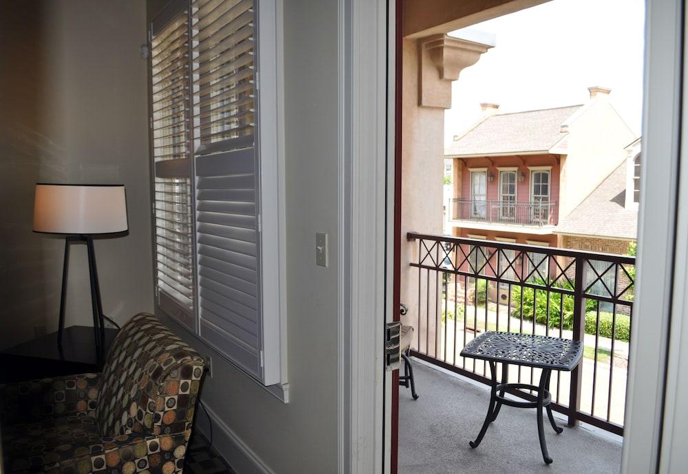 Carriage House Hotel photo 13