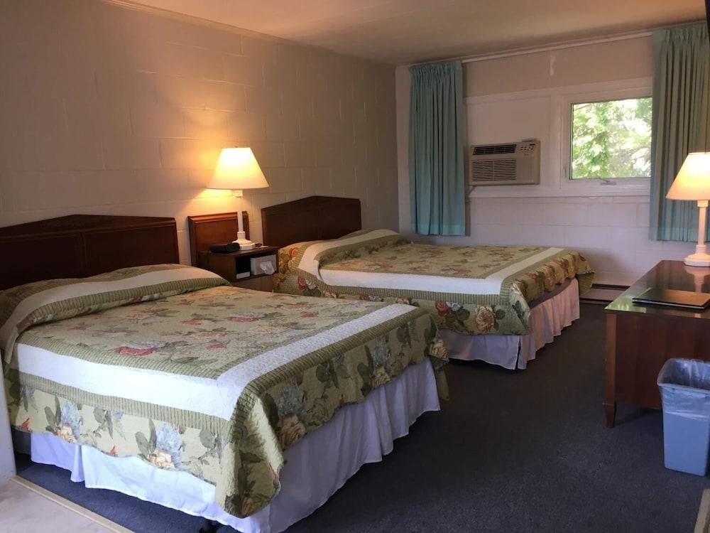 Doryman Motel photo 38