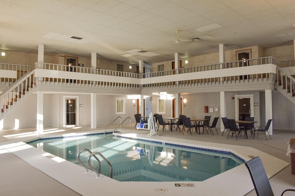 Quality Inn Mauston I-90 photo 15
