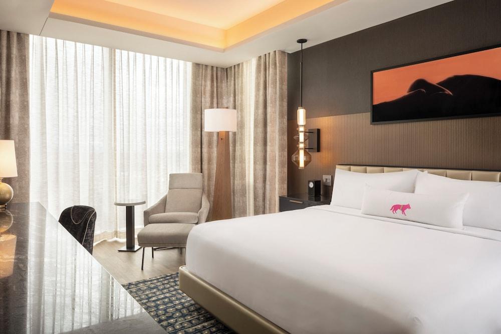 Caesars Republic Scottsdale, a Hilton Hotel photo 9