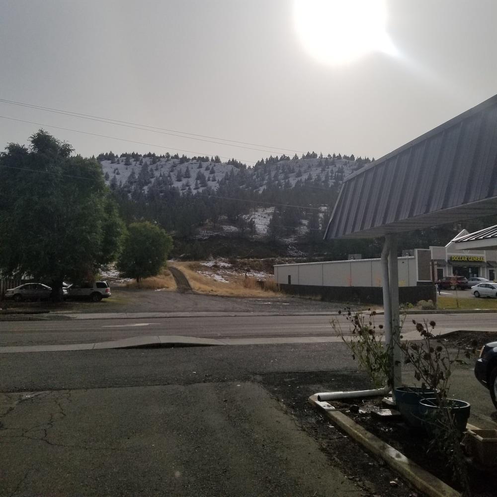 Budget 8 Motel John Day photo 40
