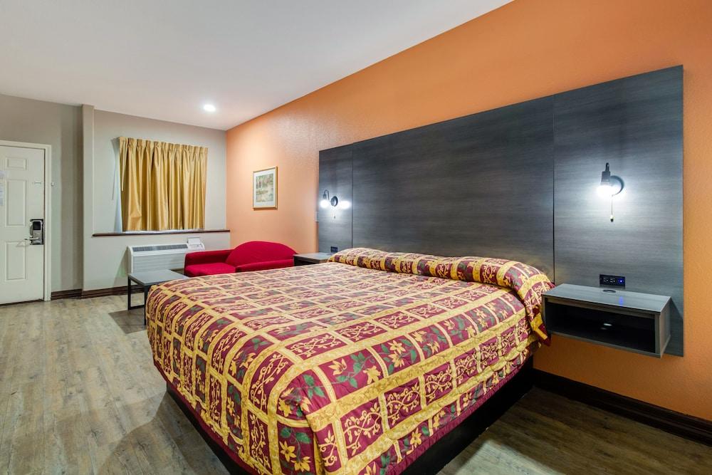 Executive Inn & Suites photo 29