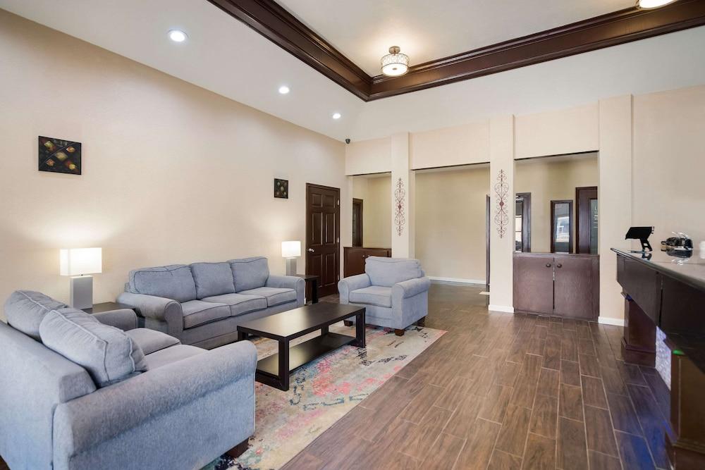 Quality Inn & Suites Lufkin photo 4