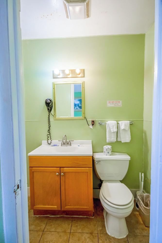 OYO Travelier Motel photo 22