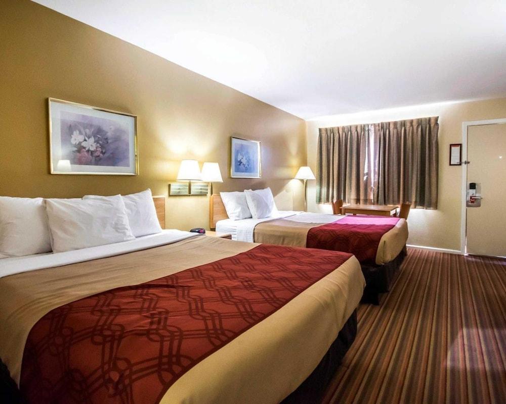Econo Lodge Erlanger - Cincinnati Airport photo 6