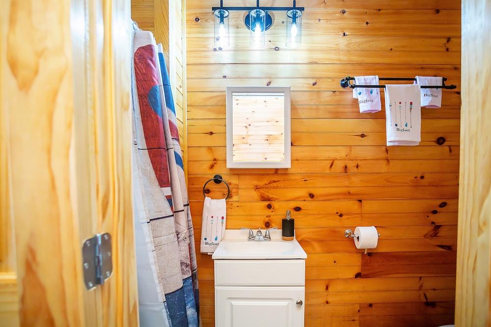 Bigfoot Lodge Room Two photo 15