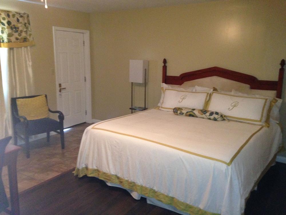 Pleasure Point Inn & Suites photo 10