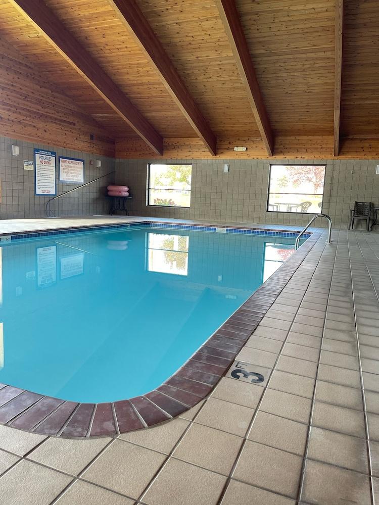 AmericInn by Wyndham Ladysmith photo 18