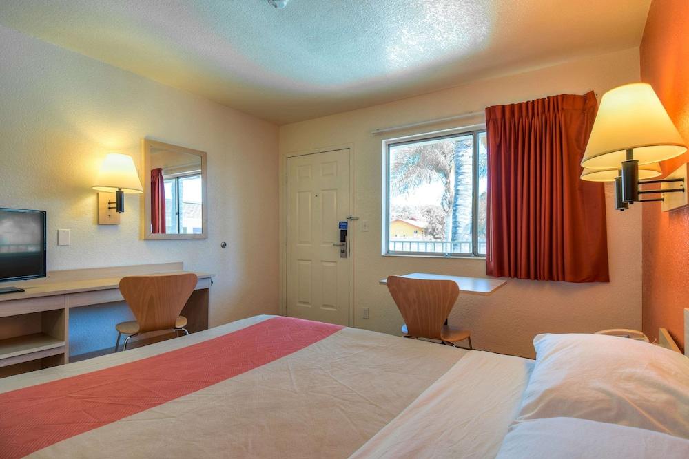 Motel 6 Riverside West - Jurupa Valley photo 5