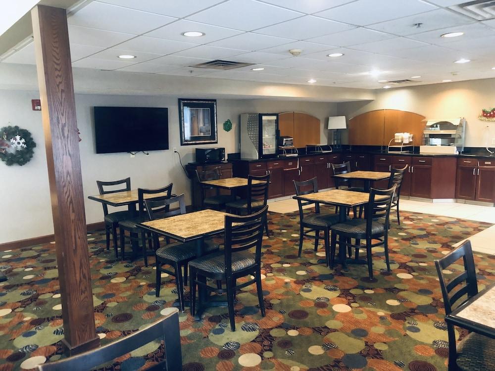 Wingate by Wyndham Ashland photo 6
