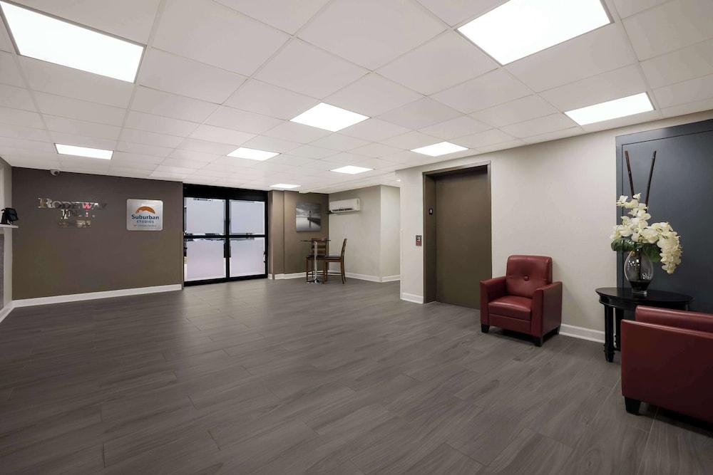 Suburban Studios Milwaukee Airport photo 5