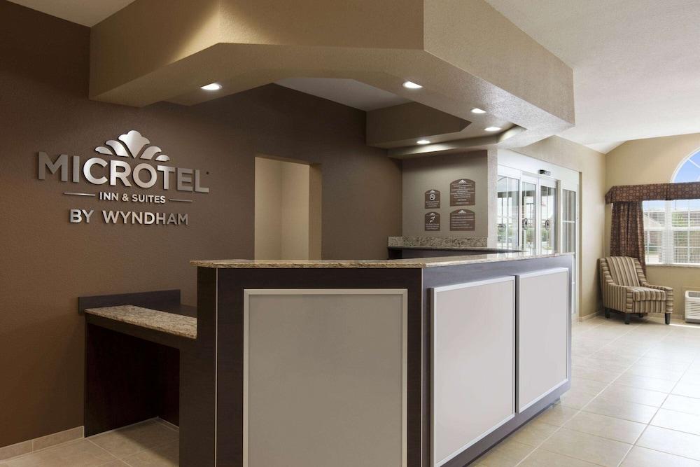 Microtel Inn & Suites by Wyndham Kenedy/Karnes City photo 3