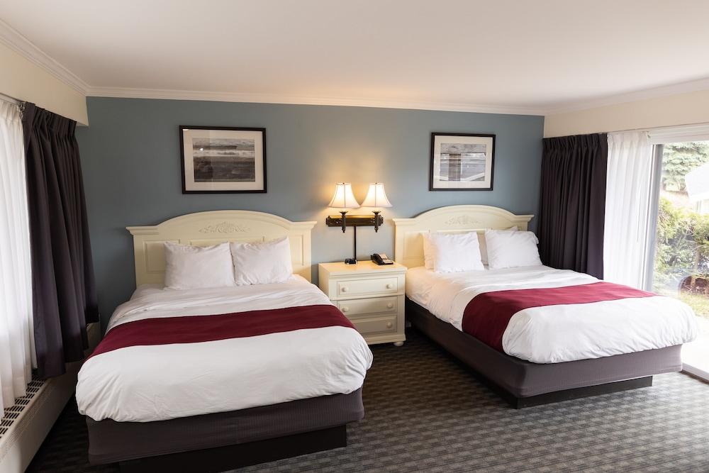 Weathervane Terrace Inn and Suites photo 15