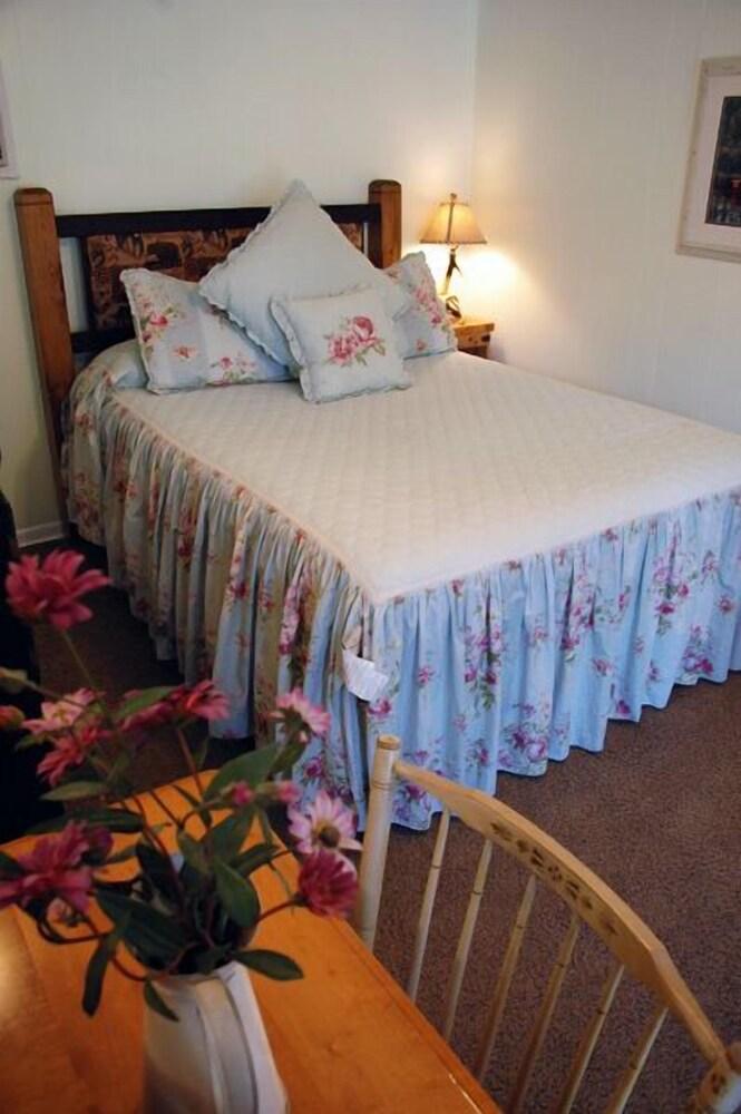 The Homestead Inn photo 57