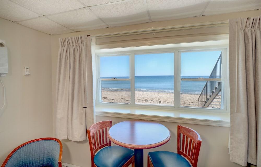 Atlantic Oceanfront Hotel photo 7