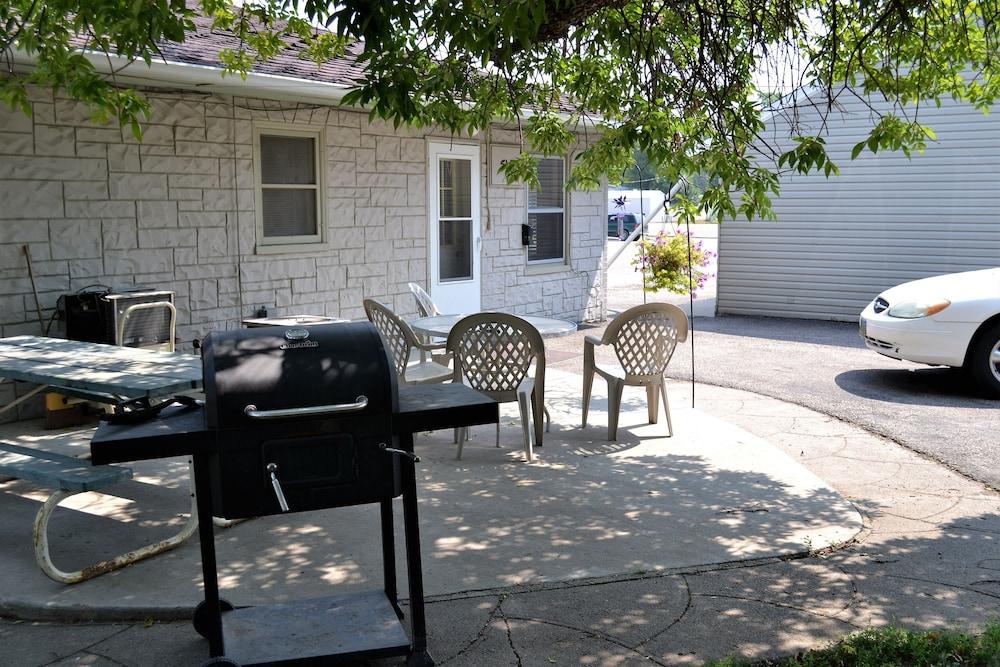 Innkeeper Motel photo 73