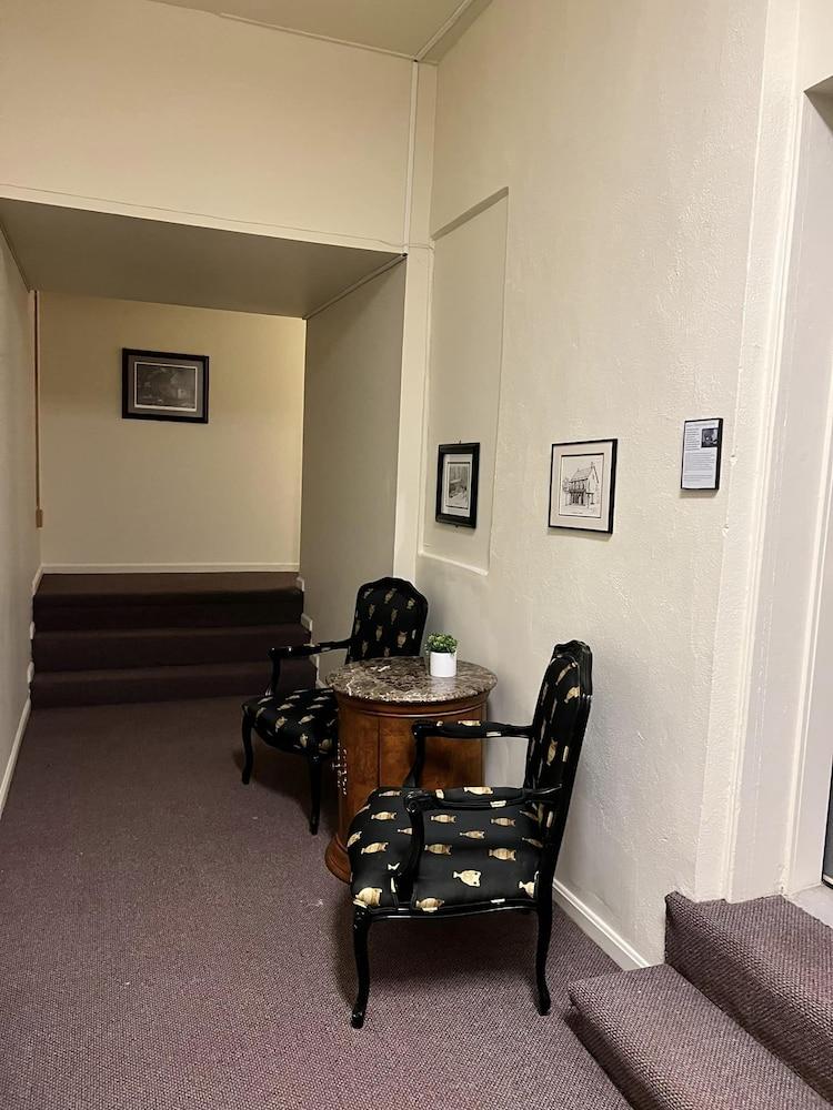 Stoner's Mansion House photo 2