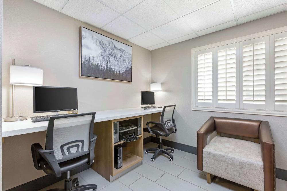 Best Western Plus Safford photo 42