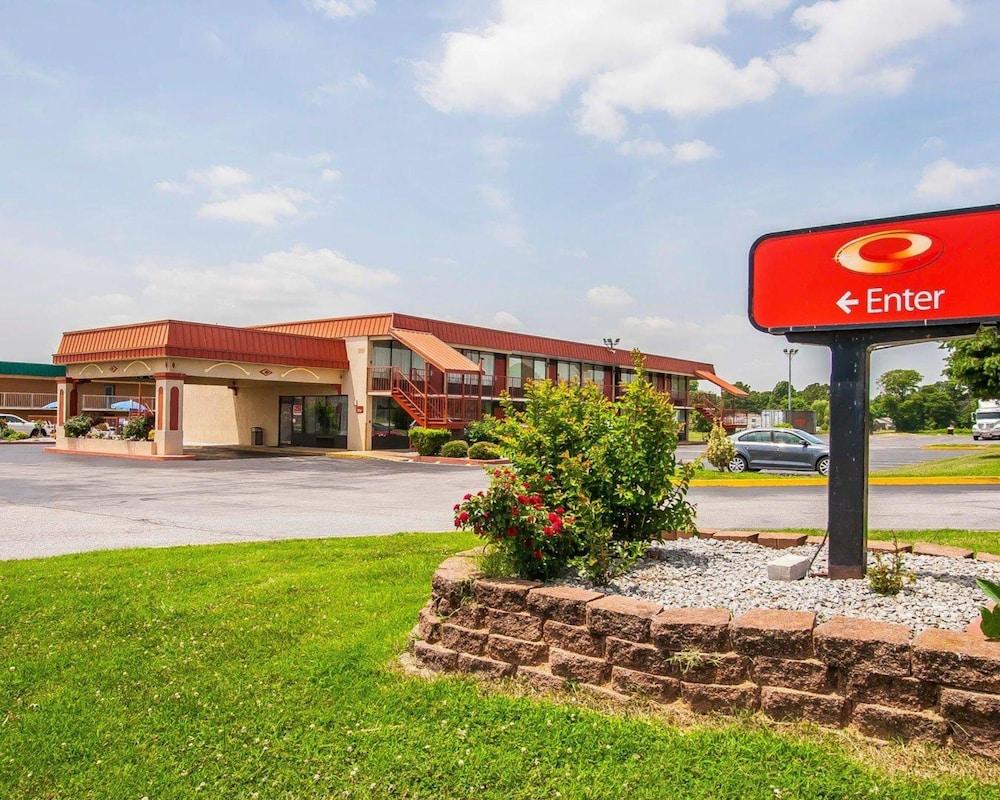 Econo Lodge Dyersburg I-155 photo 21