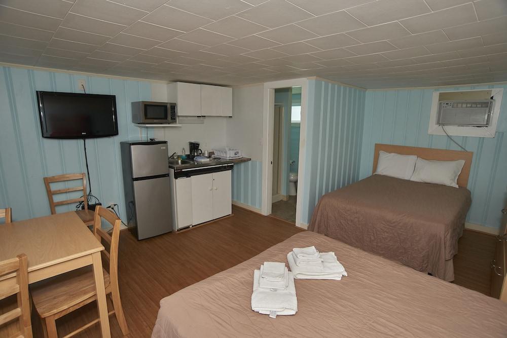 Marguerite Motel photo 28