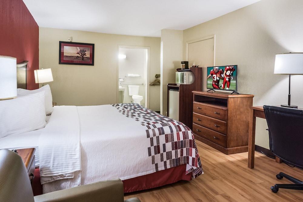 Red Roof Inn Conroe North - Willis photo 13