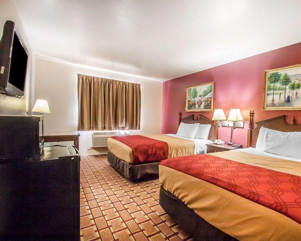 Econo Lodge Dexter photo 22