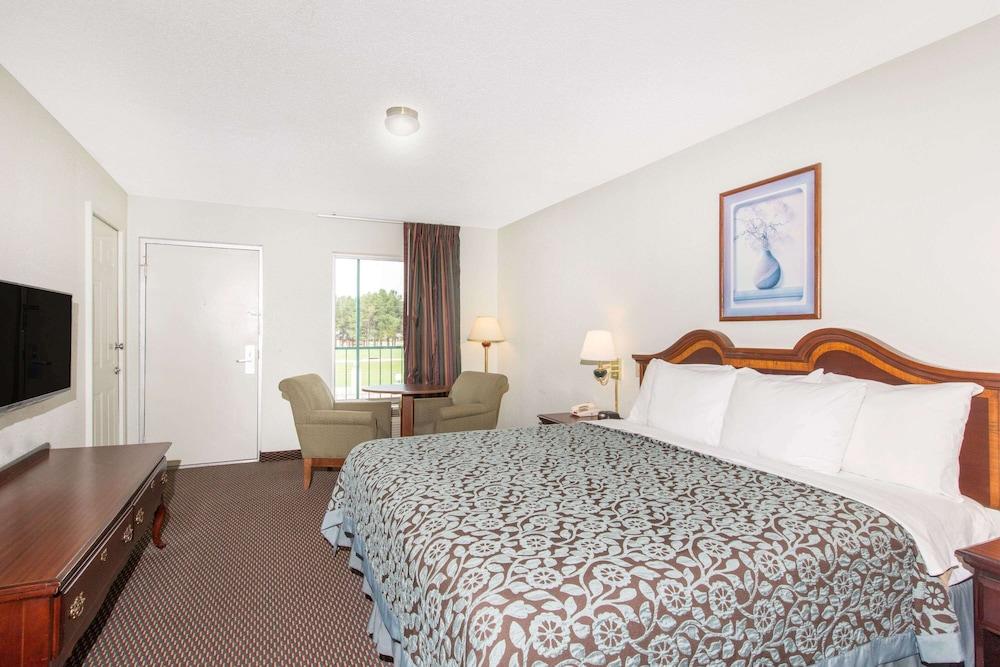 Days Inn by Wyndham West Point photo 6